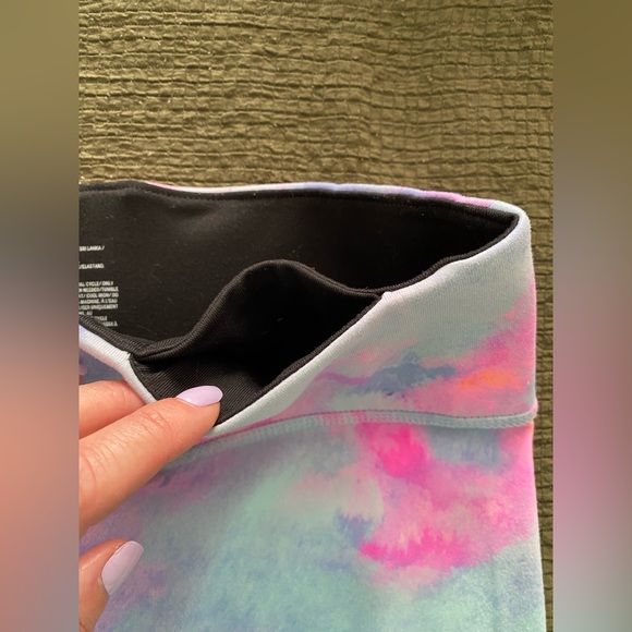 VS PINK Ultimate Leggings - Picture 5 of 6